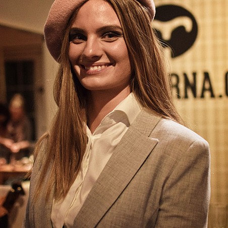 Akce: Hůlkařka Ženám