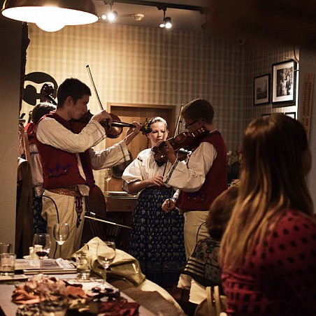 Akce: Hůlkařka Ženám